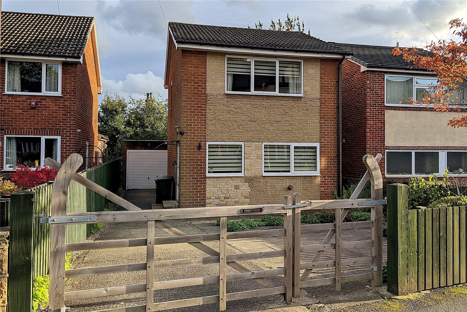 Whitegates Mirfield 3 bedroom House For Sale in St Pauls Road, Mirfield