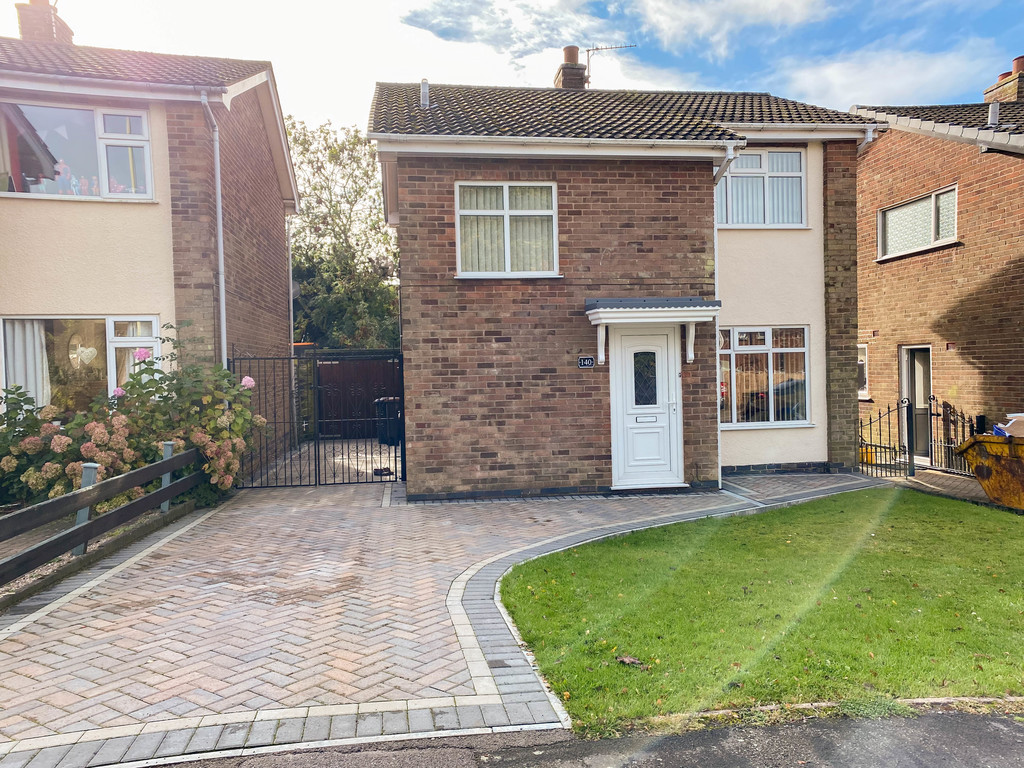 Martin & Co Coalville 3 bedroom Detached House Let in Greenhill Road, Coalville