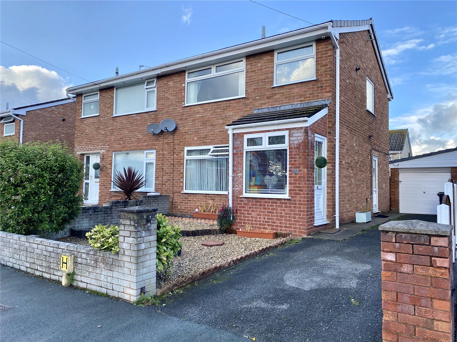 Whitegates Wrexham 3 bedroom House SSTC in Queensway, Gwersyllt, Wrexham