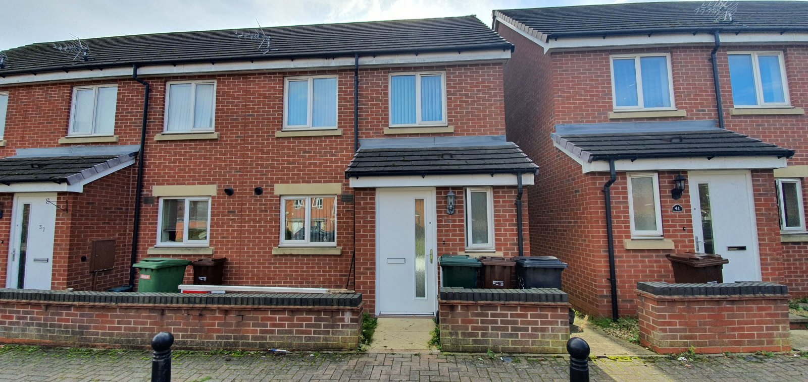 Whitegates Wolverhampton 3 bedroom House Let Agreed in Greenock
