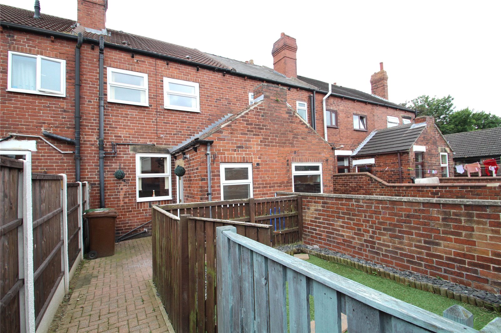 Whitegates Hemsworth 2 bedroom House SSTC in Holly Street, Hemsworth