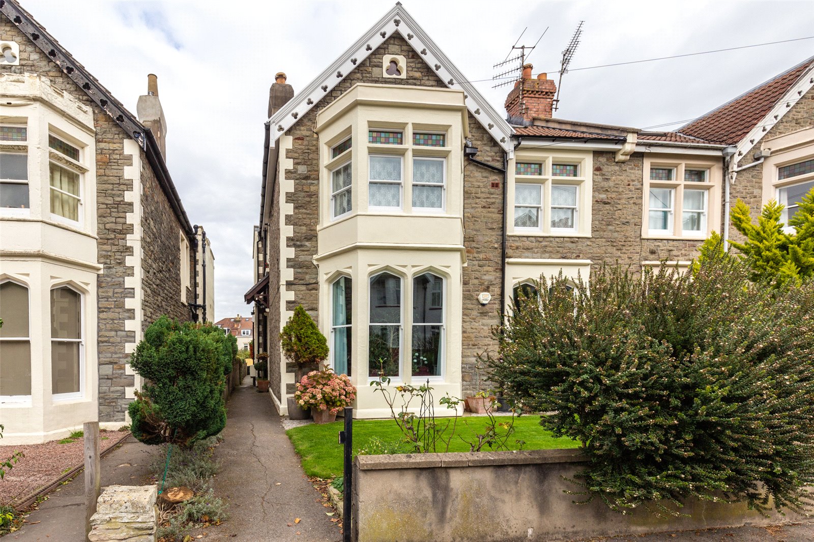 CJ Hole Henleaze 2 bedroom Flat For Sale in Henleaze Road, Bristol