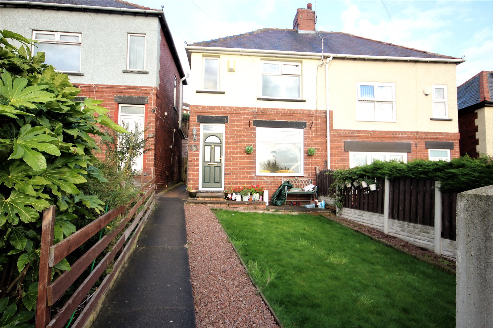 Whitegates Barnsley 2 bedroom House SSTC in Highstone Lane, Worsbrough