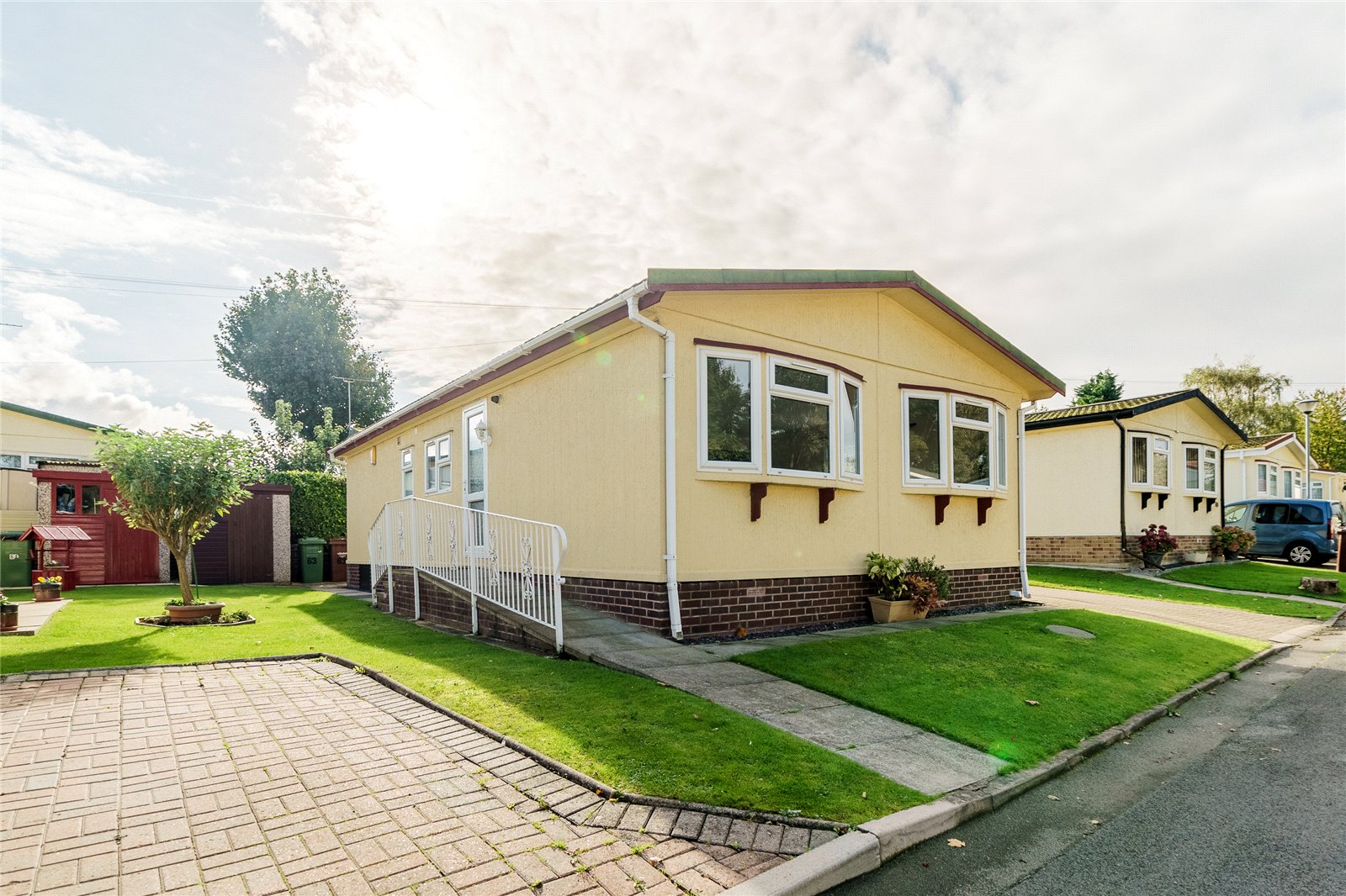 Whitegates Pontefract 2 bedroom House SSTC in West Park Homes