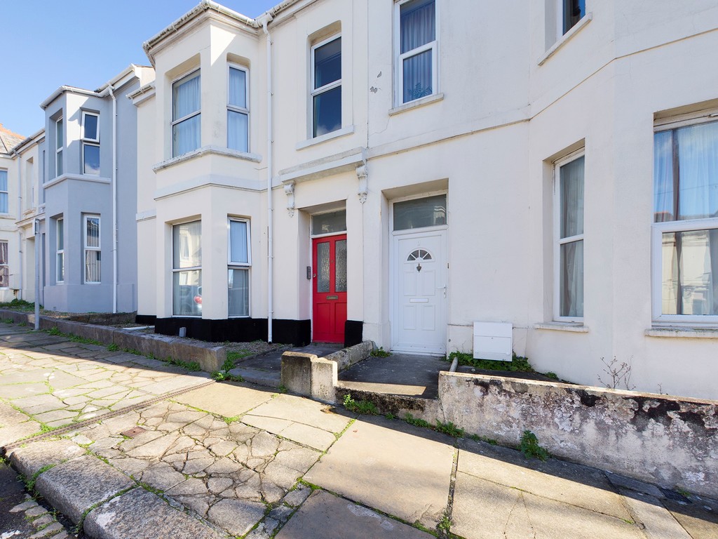 Martin & Co Plymouth 2 bedroom Ground Floor Flat SSTC in Mildmay Street, Greenbank, Plymouth
