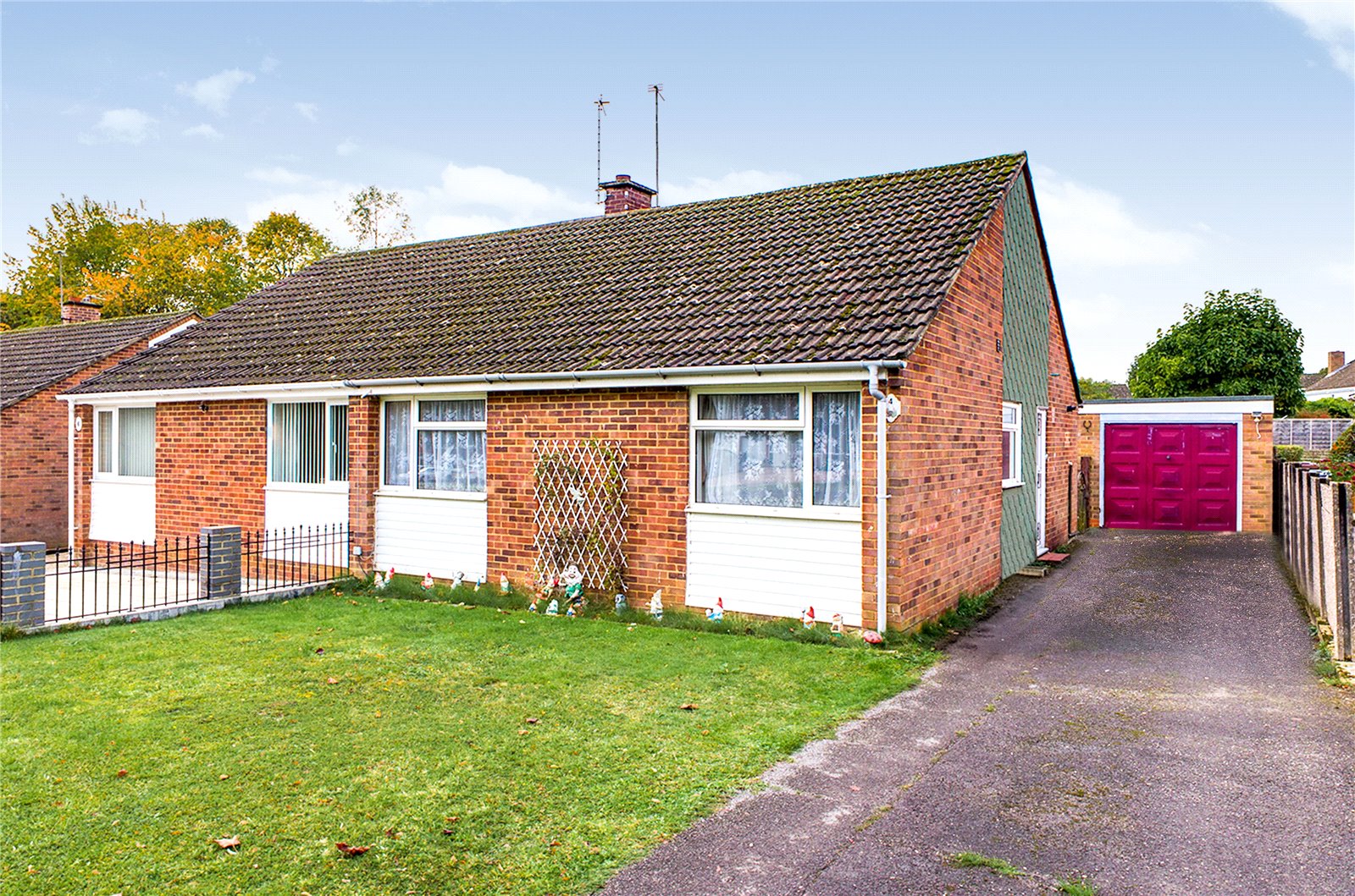 Parkers Tadley 2 bedroom Bungalow SSTC in Barlows Road, Tadley