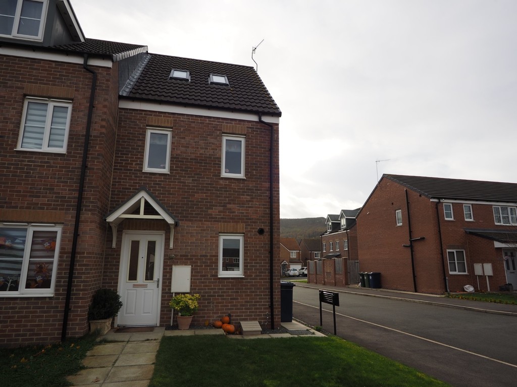 Martin & Co Guisborough 3 bedroom End of Terrace House SSTC in Hunters