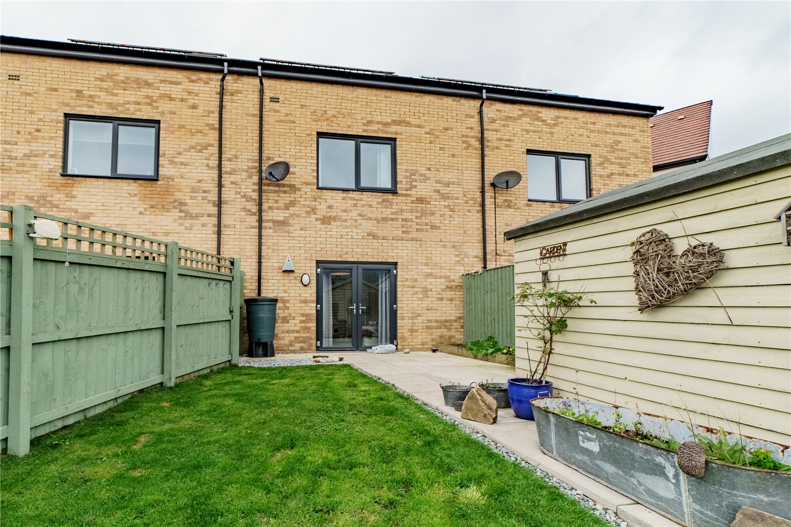 Whitegates Hemsworth 3 bedroom House SSTC in Kestrel Way, South Elmsall, Pontefract