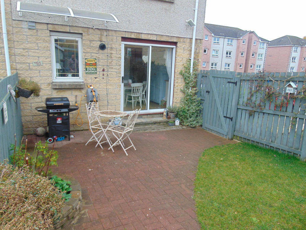 Martin & Co Bathgate 3 bedroom End of Terrace House To Let in Stuart