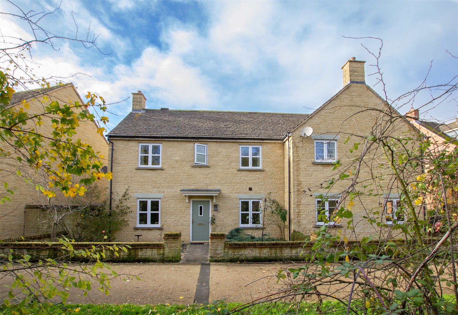 Parkers Witney 3 bedroom House SSTC in Madley Brook Lane, Witney