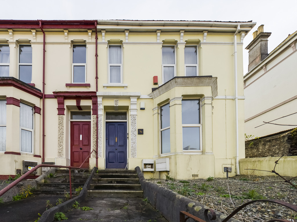 Martin & Co Plymouth 2 bedroom Ground Floor Flat Let in Alexandra Road