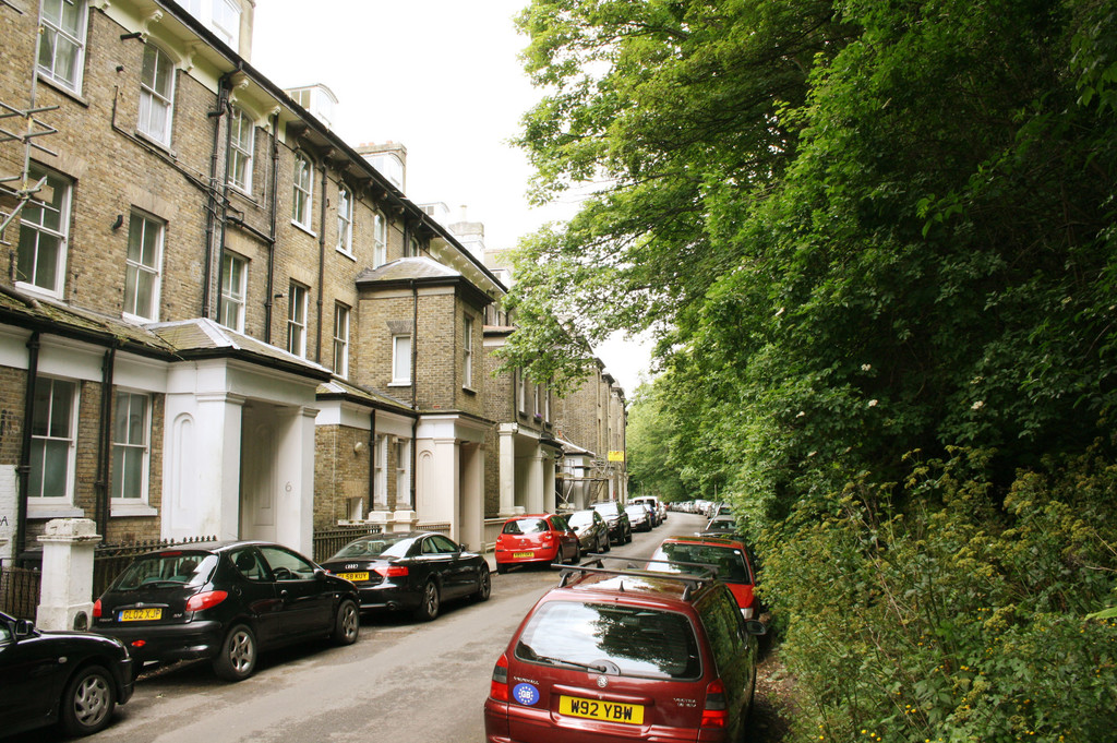 Martin & Co Folkestone 2 bedroom Apartment Let in Victoria Park, Dover