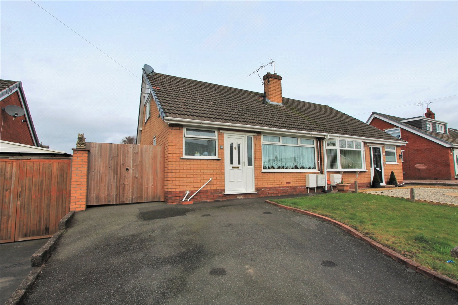 Whitegates Nantwich 3 bedroom House SSTC in Kingsley Road, Haslington