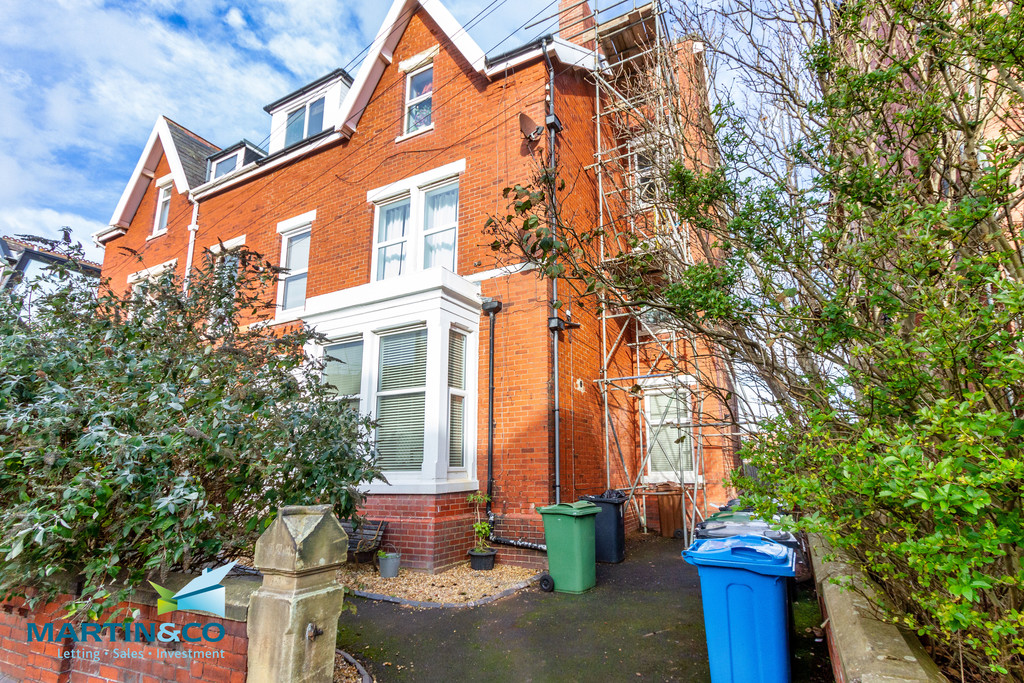 Martin & Co Blackpool 2 bedroom Ground Floor Flat For Sale in St