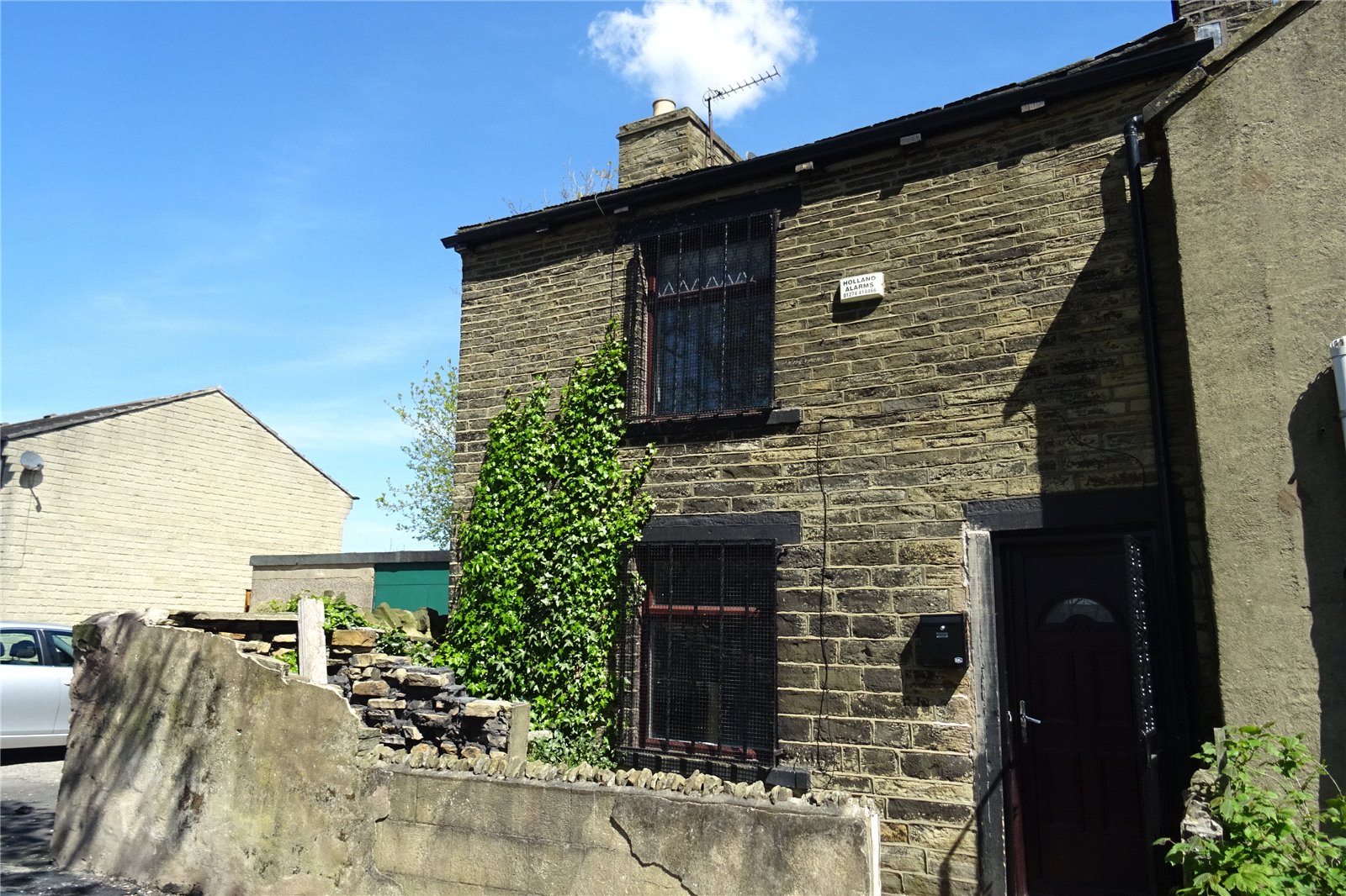 Whitegates Bradford 2 bedroom House SSTC in Silverhill Road, Bradford