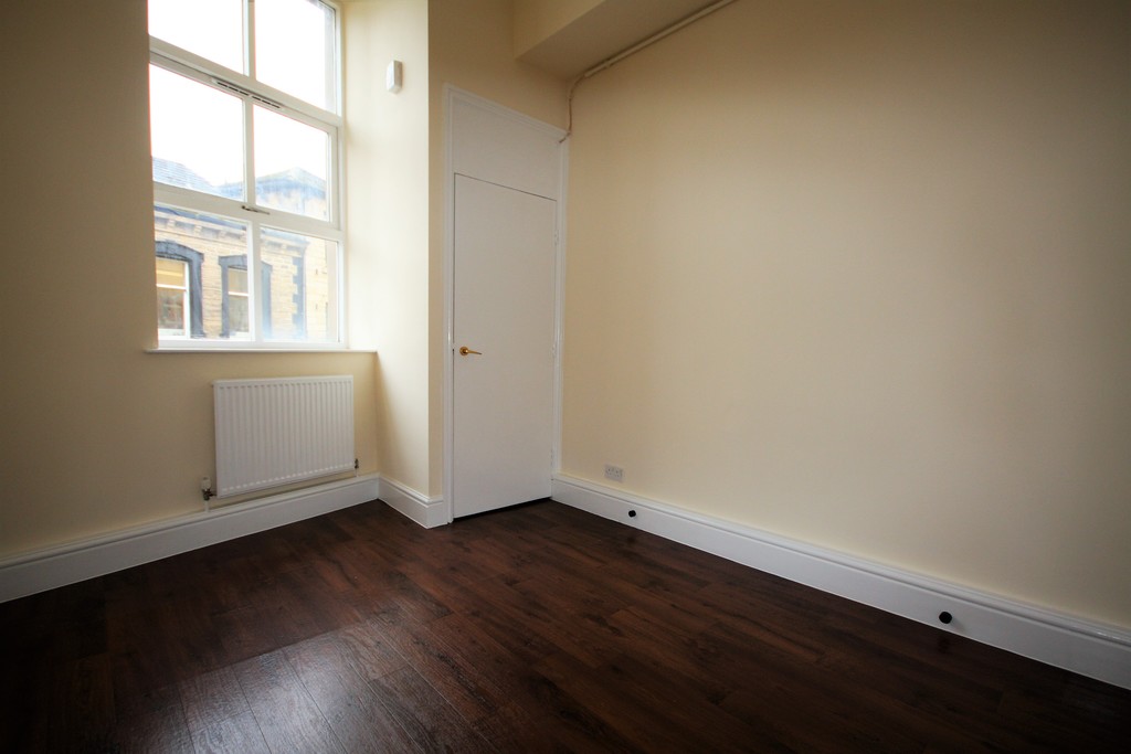 Martin & Co Saltaire 1 bedroom Apartment Let in Changegate House, Keighley