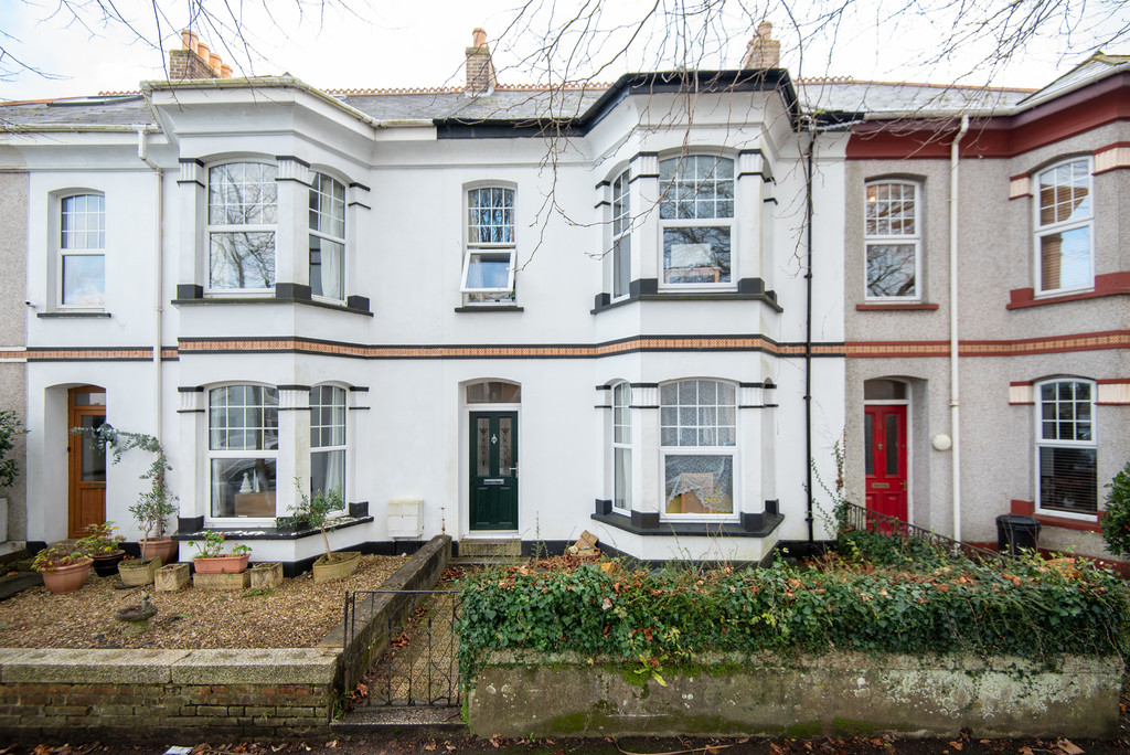 Martin & Co Falmouth 6 bedroom Terraced House SSTC in Killigrew Street