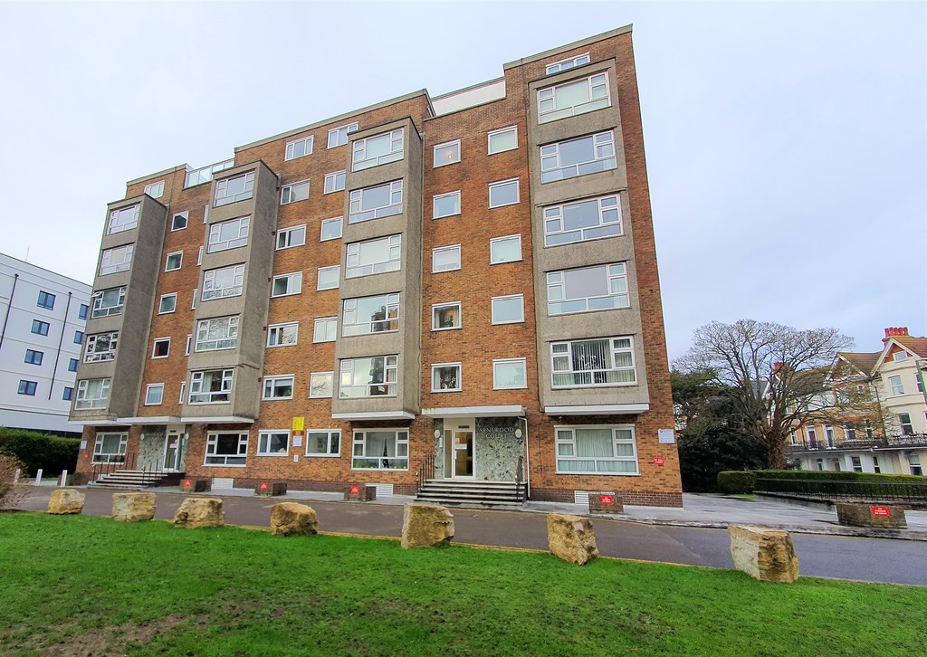 Martin & Co Bournemouth 4 bedroom Apartment For Sale in West Cliff Road