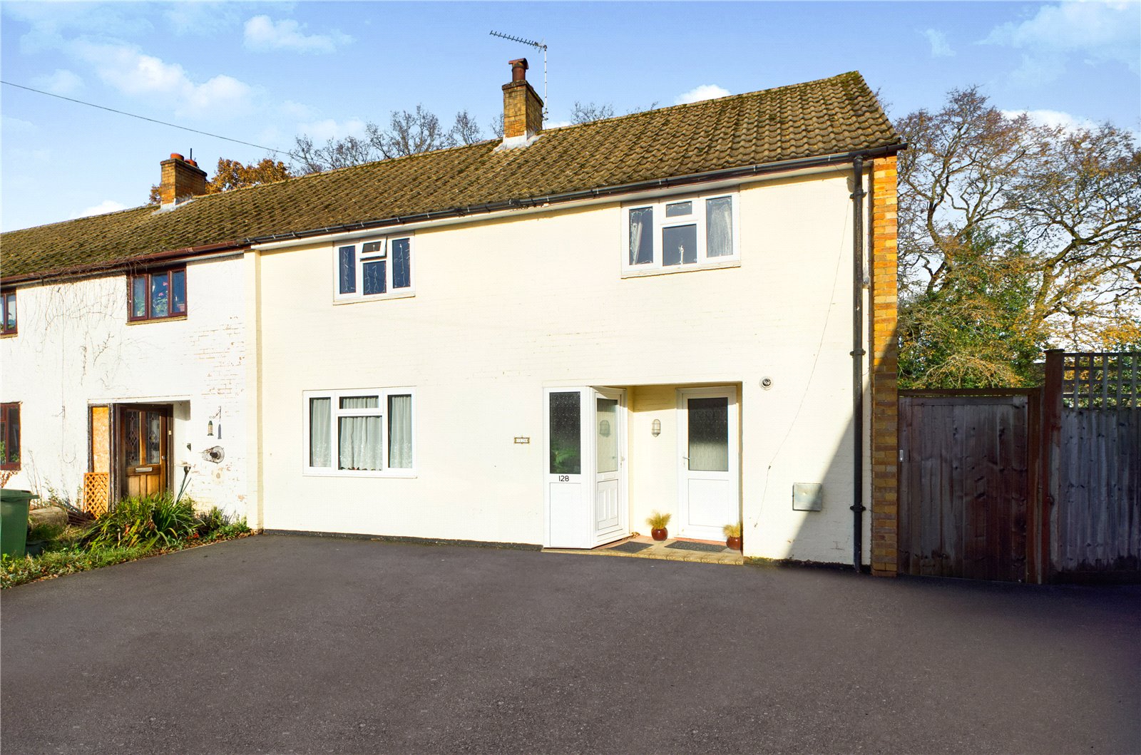 Parkers Tadley 4 bedroom House SSTC in Franklin Avenue, Tadley, Hampshire