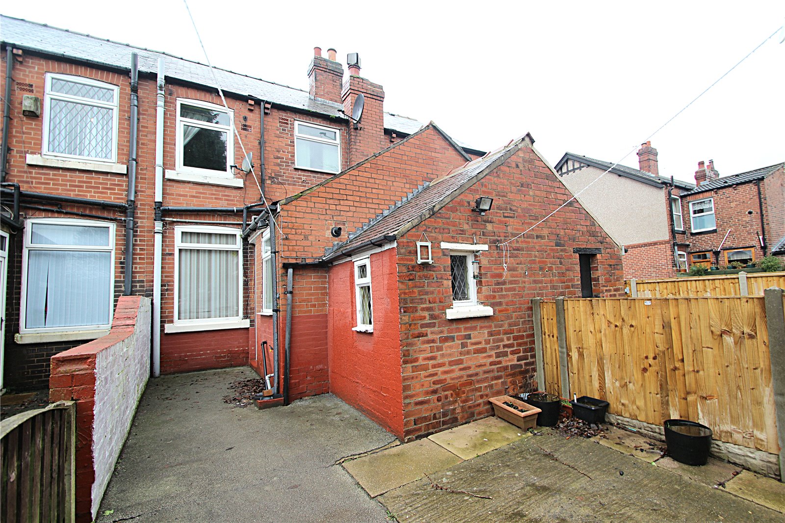 Whitegates Pontefract 2 bedroom House SSTC in Willow Lane, North