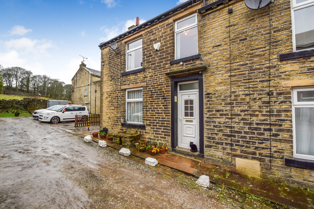 Martin & Co Keighley 2 bedroom End of Terrace House SSTC in Mount
