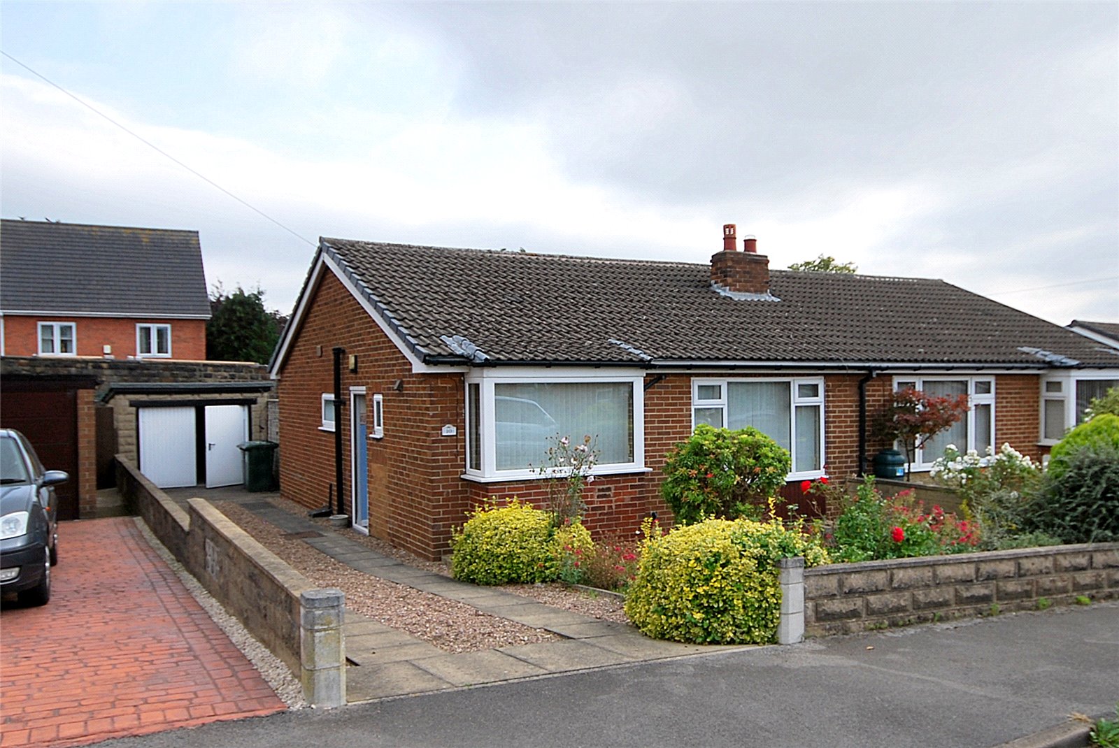 Whitegates Mirfield 2 bedroom Bungalow SSTC in Beechwood Avenue, Mirfield
