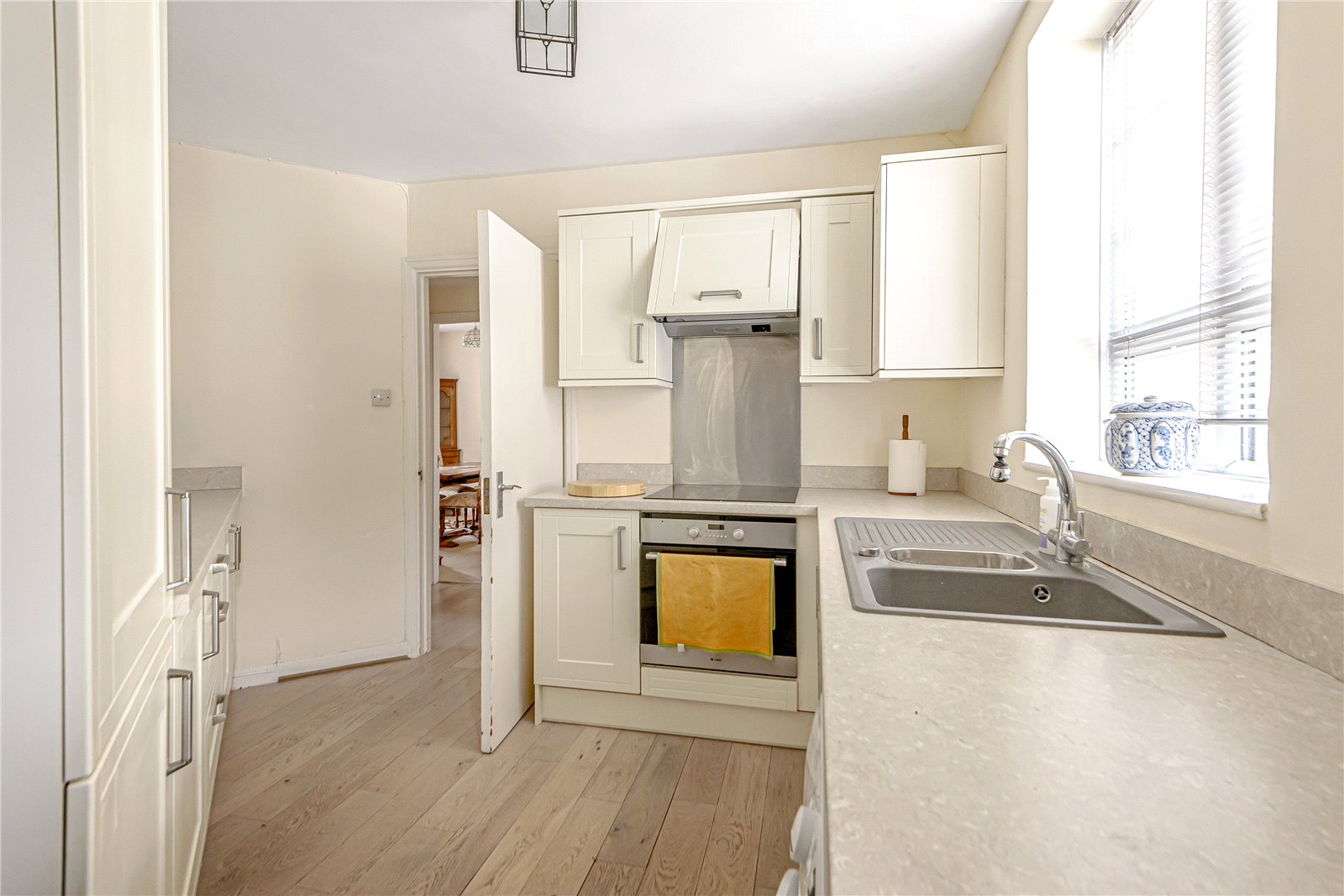 CJ Hole Cheltenham 3 bedroom Flat SSTC in Cambray Court ...