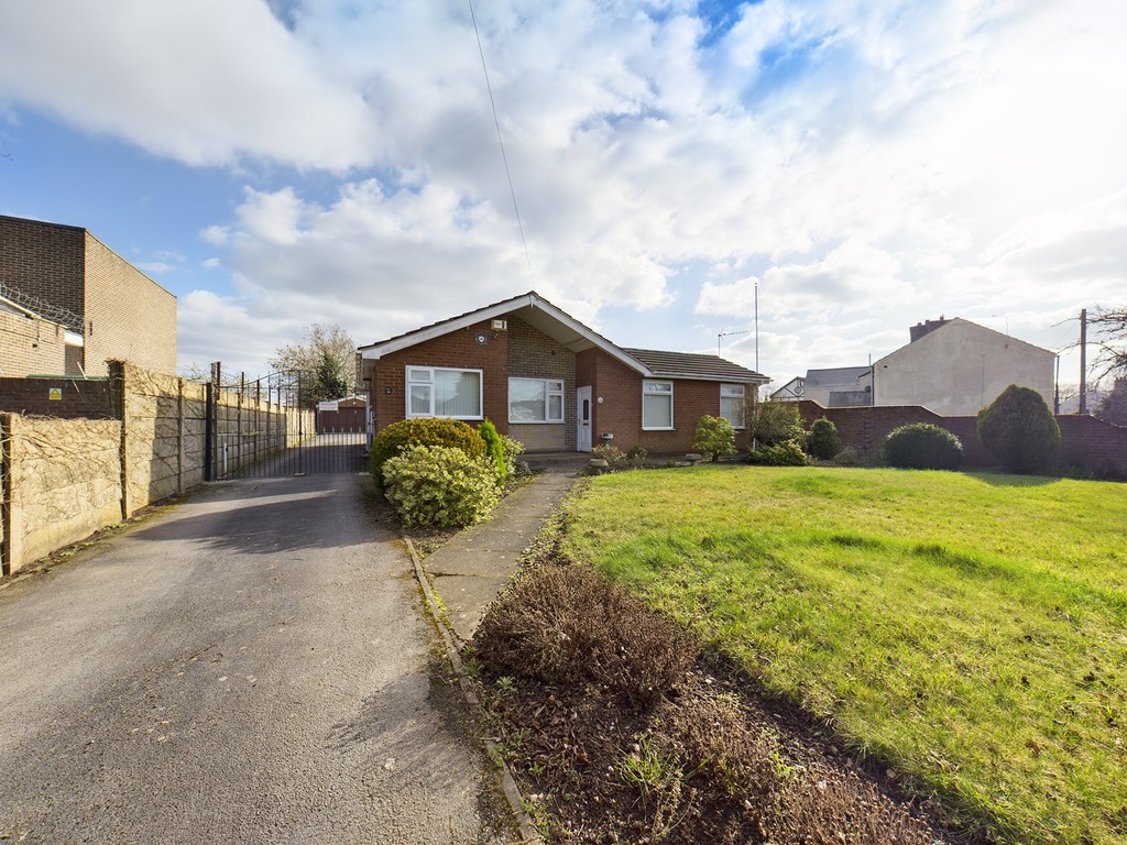 Martin & Co Doncaster 3 bedroom Detached Bungalow For Sale in Top Road