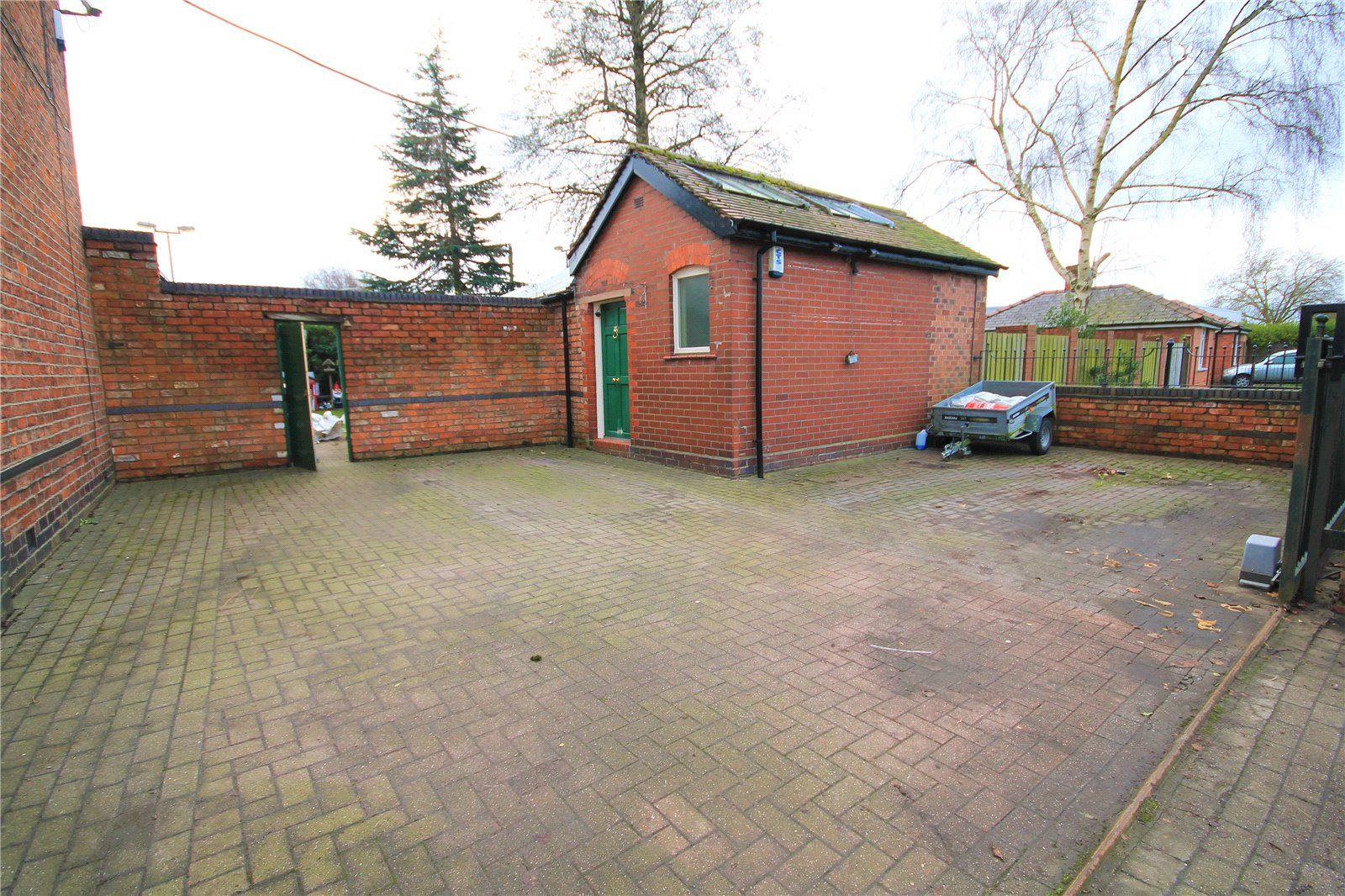 Whitegates Crewe 5 bedroom House SSTC in Remer Street, Crewe