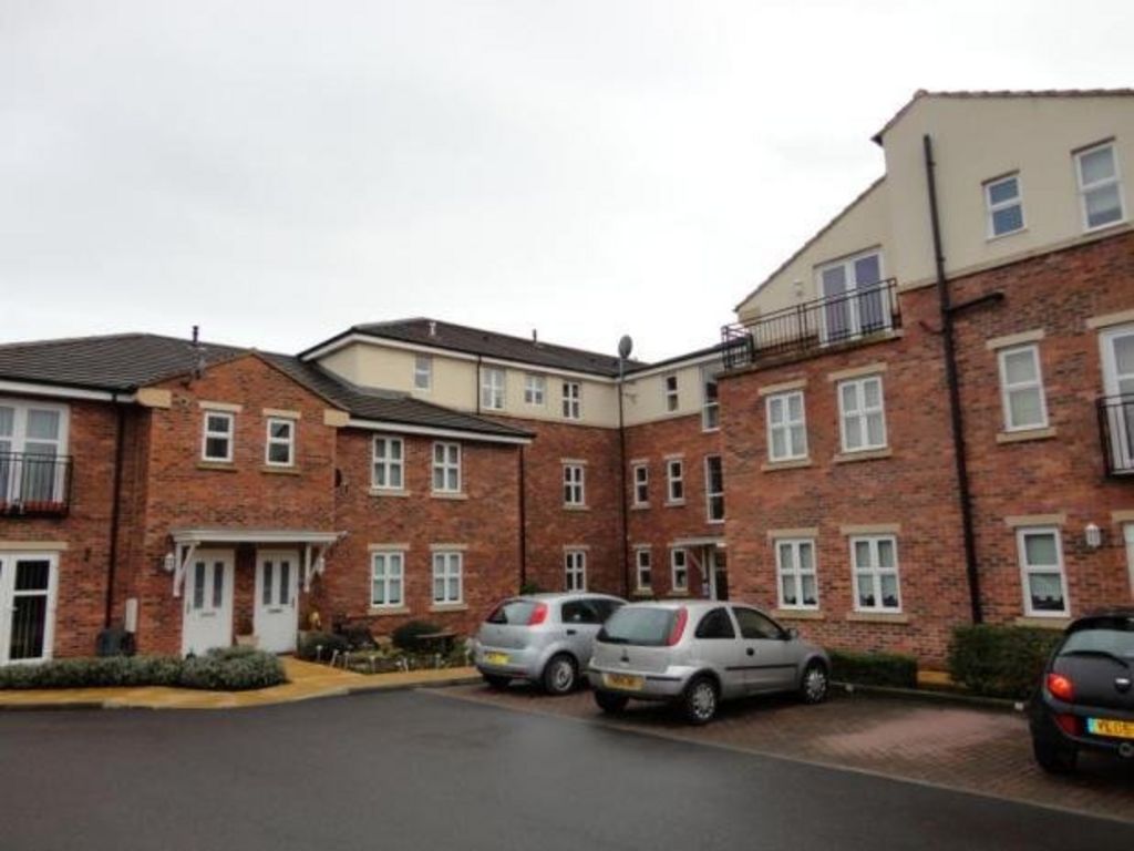 Martin & Co Wakefield 2 bedroom Apartment SSTC in Thorpe Lodge, Lofthouse