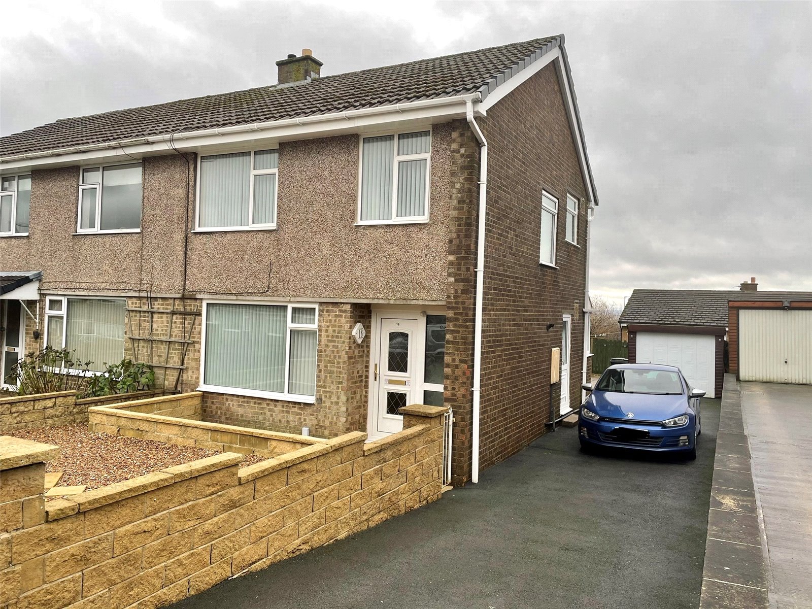 Whitegates Halifax 3 bedroom House For Sale in Heathmoor Way