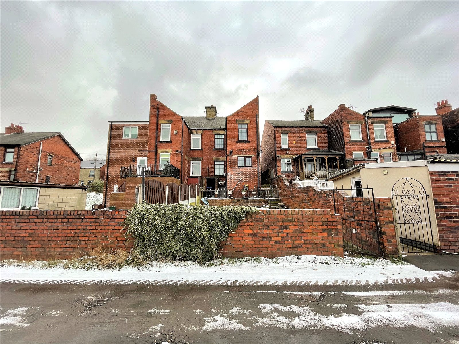 Whitegates Barnsley 3 bedroom House SSTC in Upper Sheffield Road, Barnsley