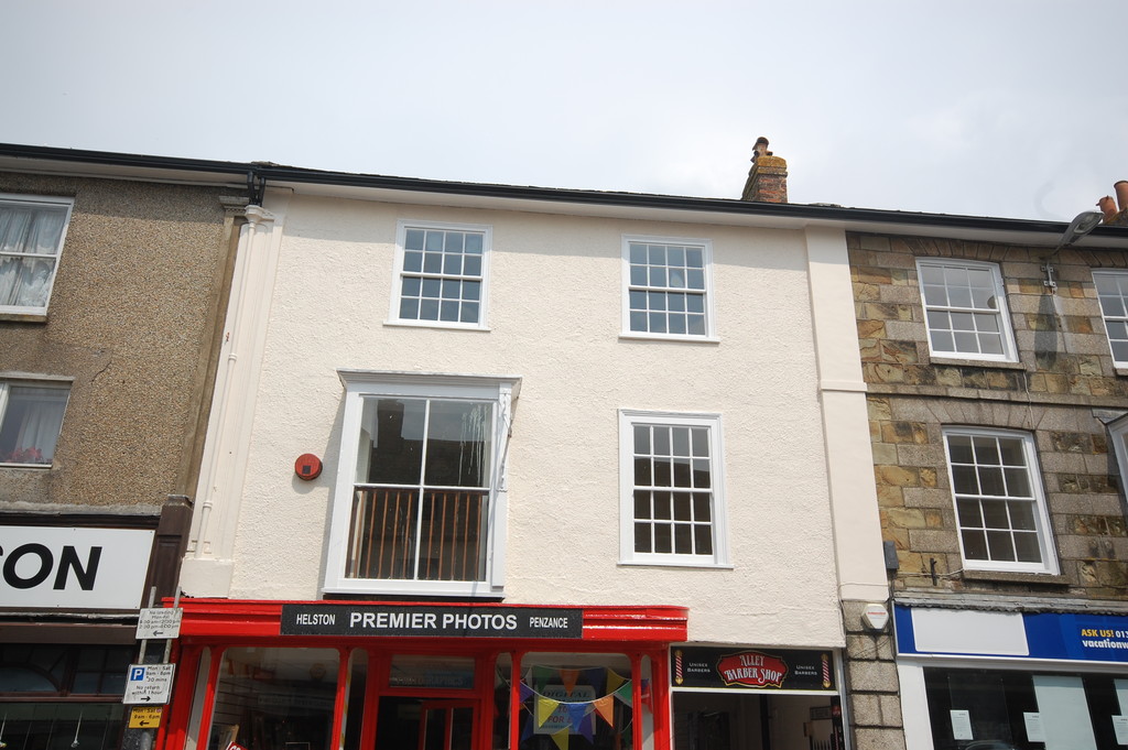 Martin & Co Helston 1 bedroom Flat Let in Meneage Street, Helston