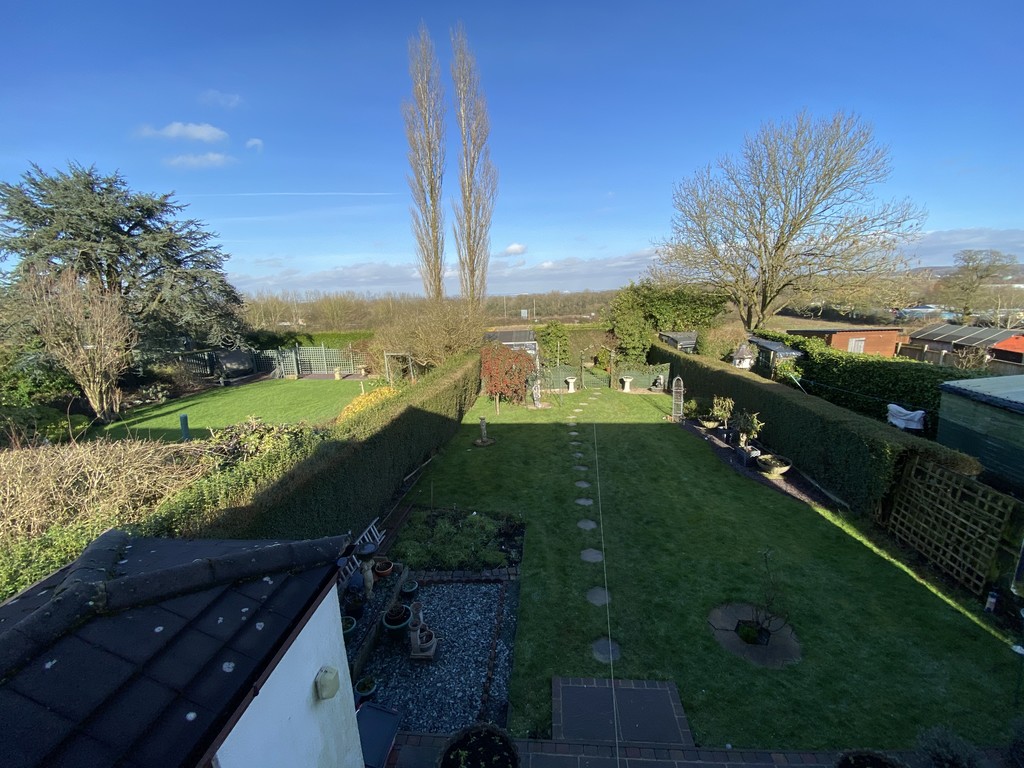 Martin & Co Coalville 4 bedroom Detached House Let in Ashby Road, Coalville