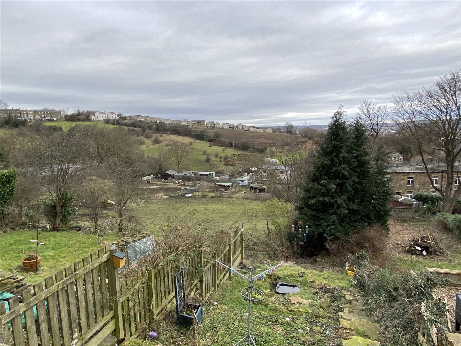 Whitegates Dewsbury 2 bedroom House SSTC in Wells Road, Thornhill, Dewsbury