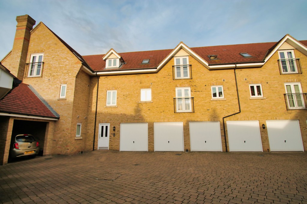 Martin & Co Chelmsford 2 bedroom Apartment Let Agreed in Eglinton Drive
