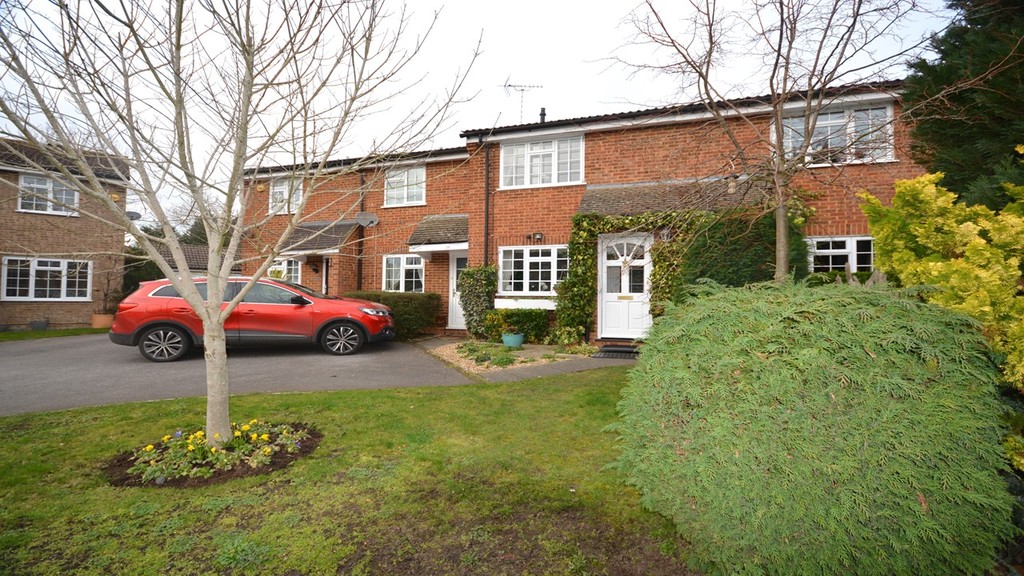 Martin & Co Kingston 2 bedroom Terraced House Let Agreed in Larksfield