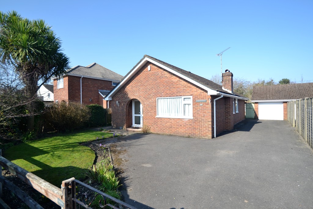 Martin & Co Ringwood 3 bedroom Detached Bungalow SSTC in Ringwood