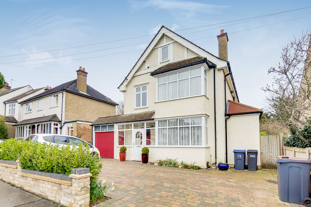 Martin & Co Croydon 4 bedroom Detached House For Sale in Culmington Road, South Croydon
