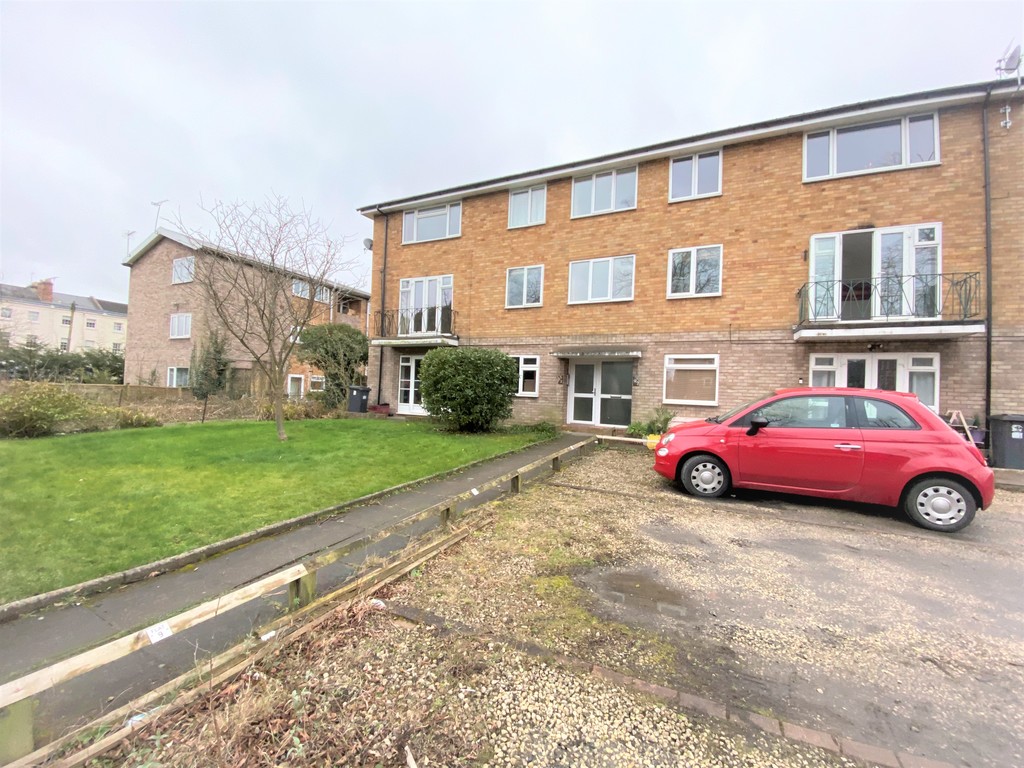 Guys Cliffe Avenue, Leamington Spa Martin & Co