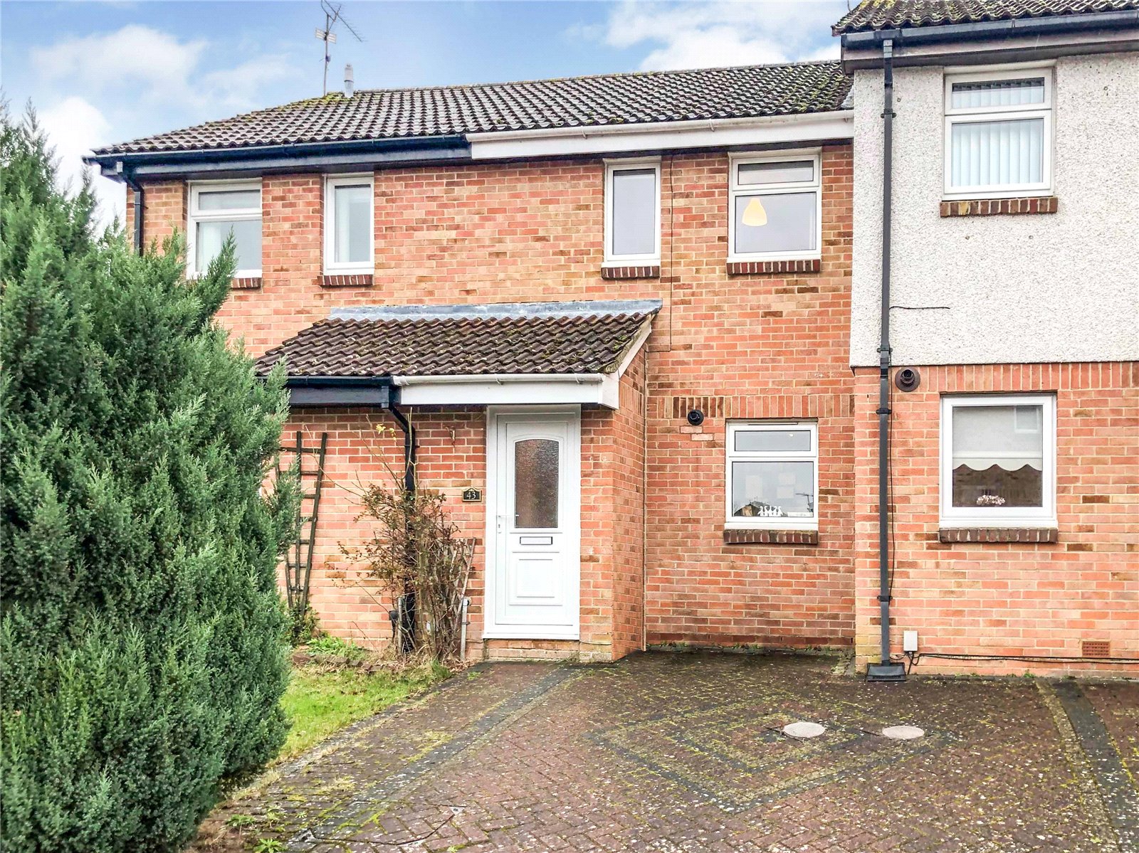 Parkers Tilehurst 2 bedroom House SSTC in Pemberton Gardens, Calcot