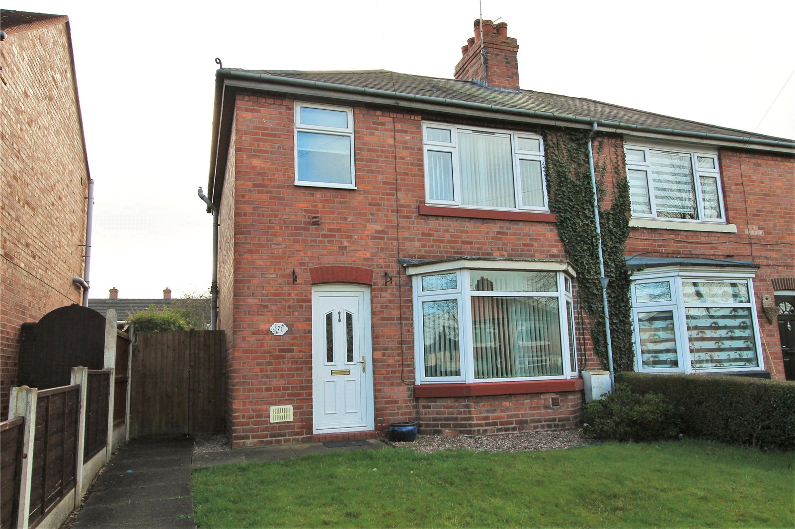 Whitegates Crewe 3 bedroom House SSTC in Badger Avenue, Crewe
