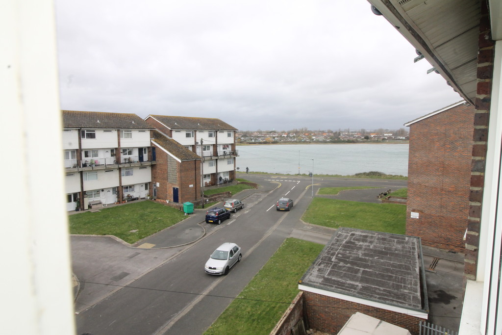 Martin & Co Portsmouth 3 bedroom SSTC in Lumsden Road, Southsea