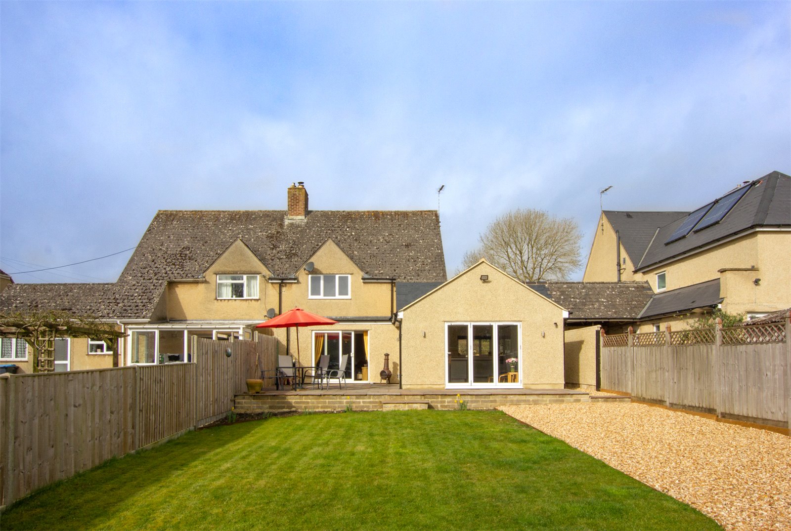 Parkers Witney 3 bedroom House SSTC in Common Road, North Leigh, Witney