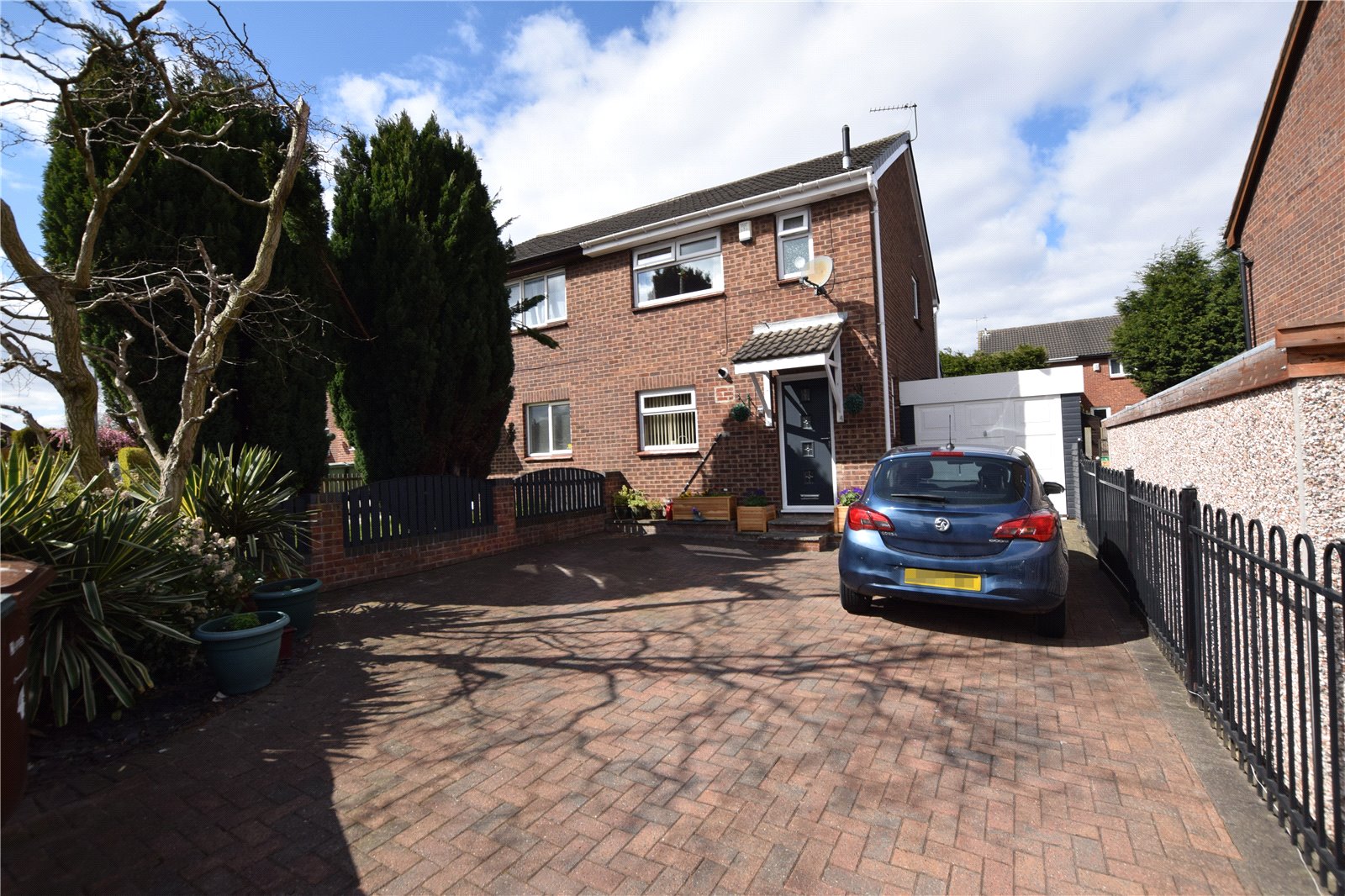 Whitegates South Leeds 3 bedroom House SSTC in Grange Fields Road