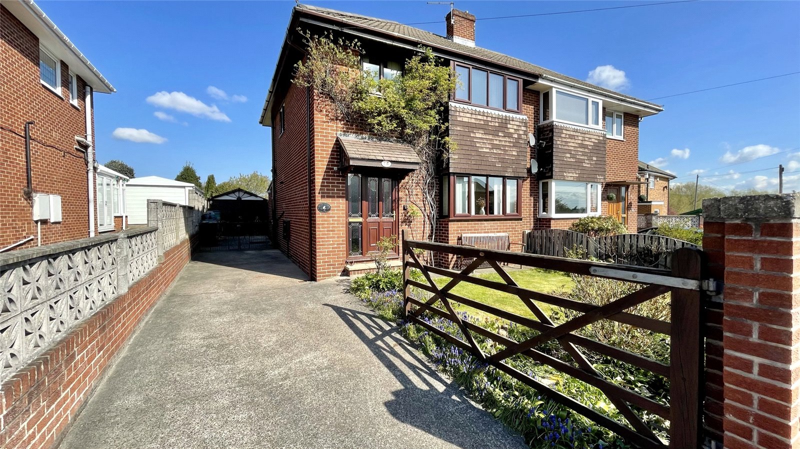 Whitegates Barnsley 3 bedroom House SSTC in Bence Lane, Darton, Barnsley