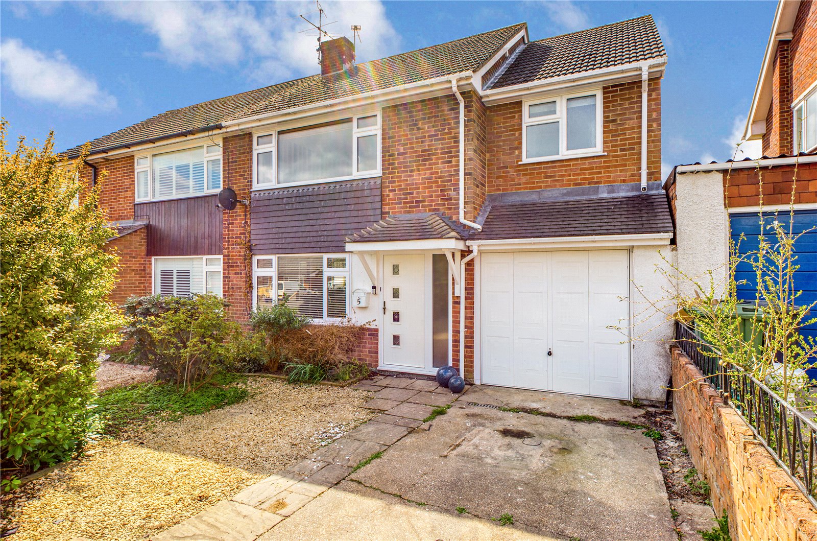 Parkers Tadley 3 bedroom House SSTC in Glendale Road, Tadley, Hampshire