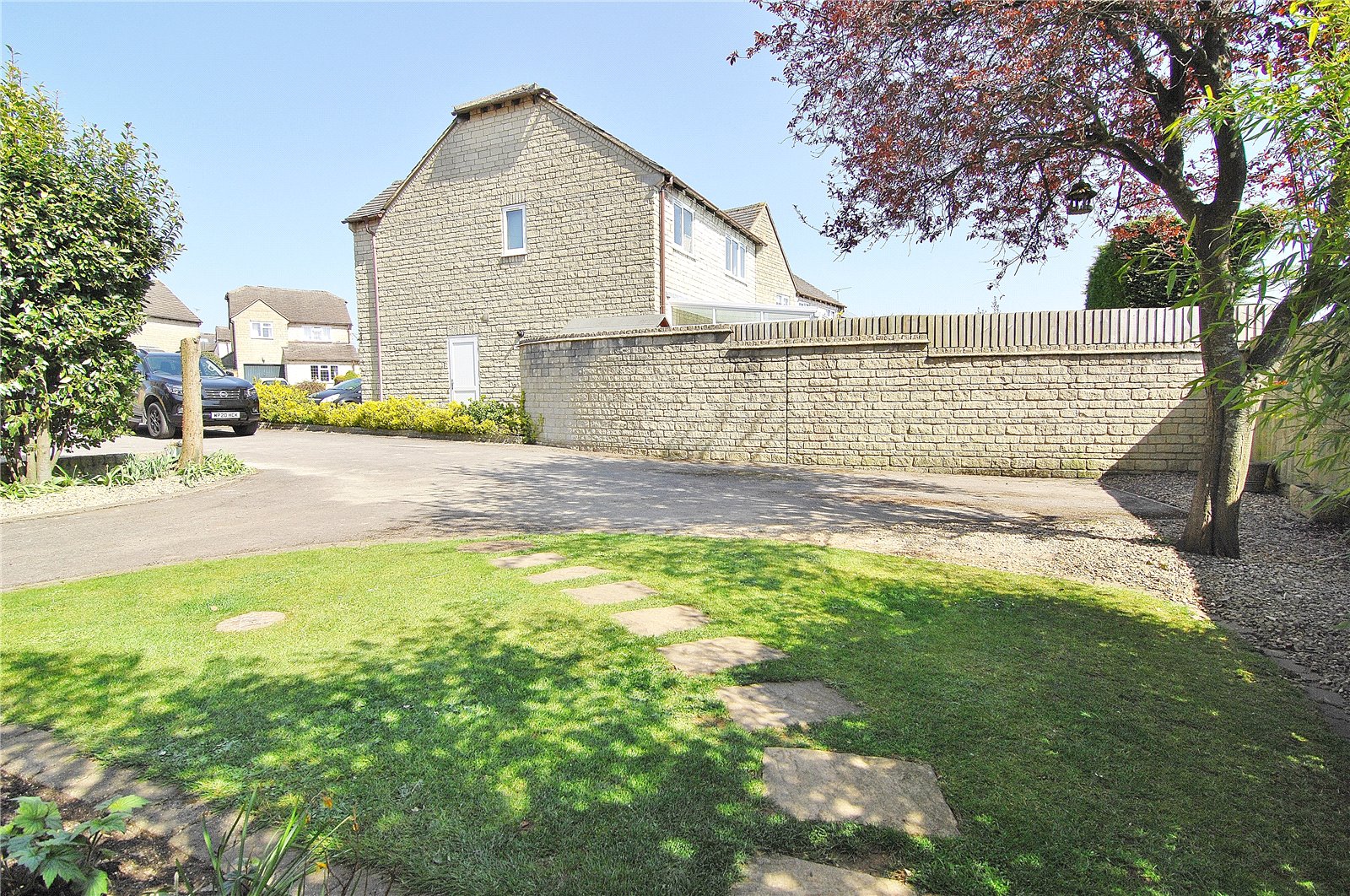 Parkers Stroud 4 bedroom House SSTC in Stonecote Ridge, Bussage, Stroud