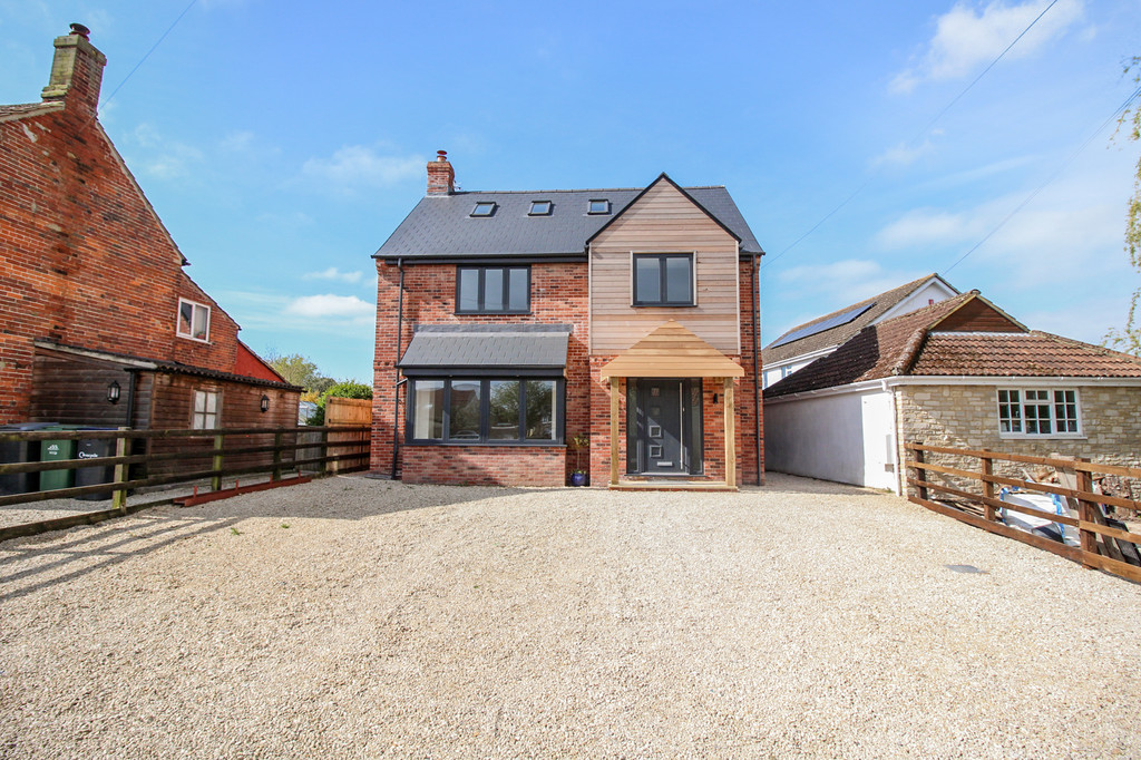 Martin & Co Westbury 6 bedroom Detached House For Sale in St Mary's