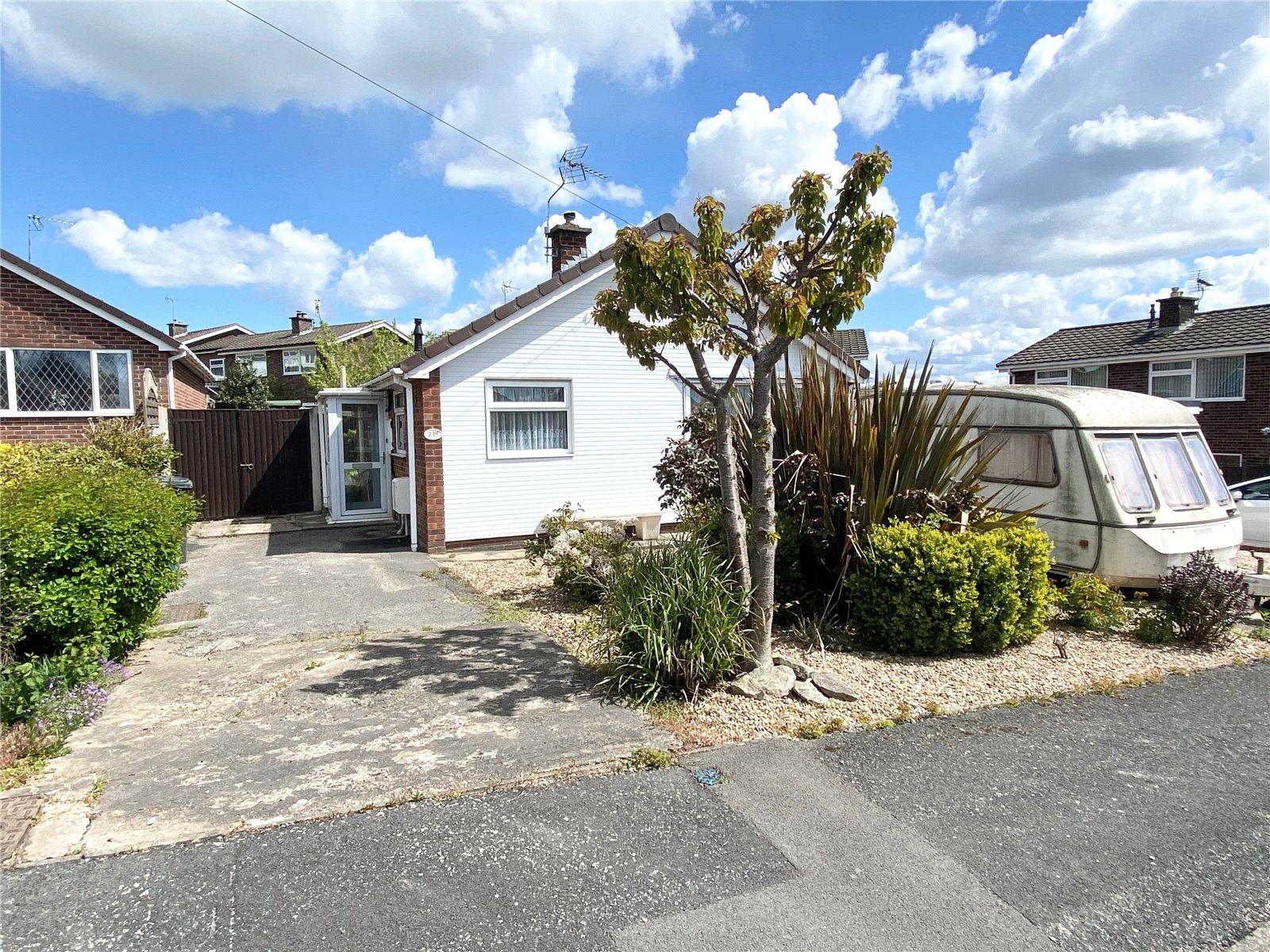Whitegates Ilkeston 2 bedroom Bungalow SSTC in Riber Close, West Hallam